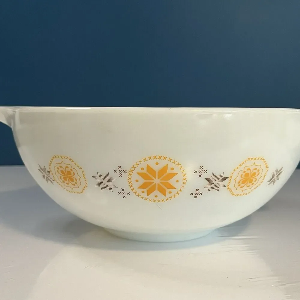 Vintage Pyrex Town & Country Cinderella Mixing Nesting Bowls #441 & 444 USA